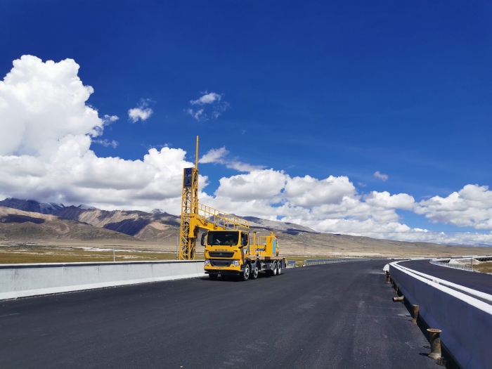 bifa必发桥梁检测车助力雅安高速磨练