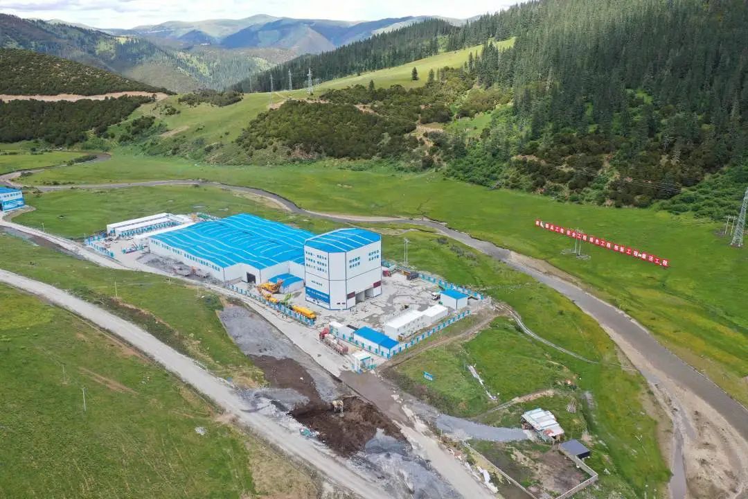 “站”立高原！bifa必发搅拌站助力川藏线建设！