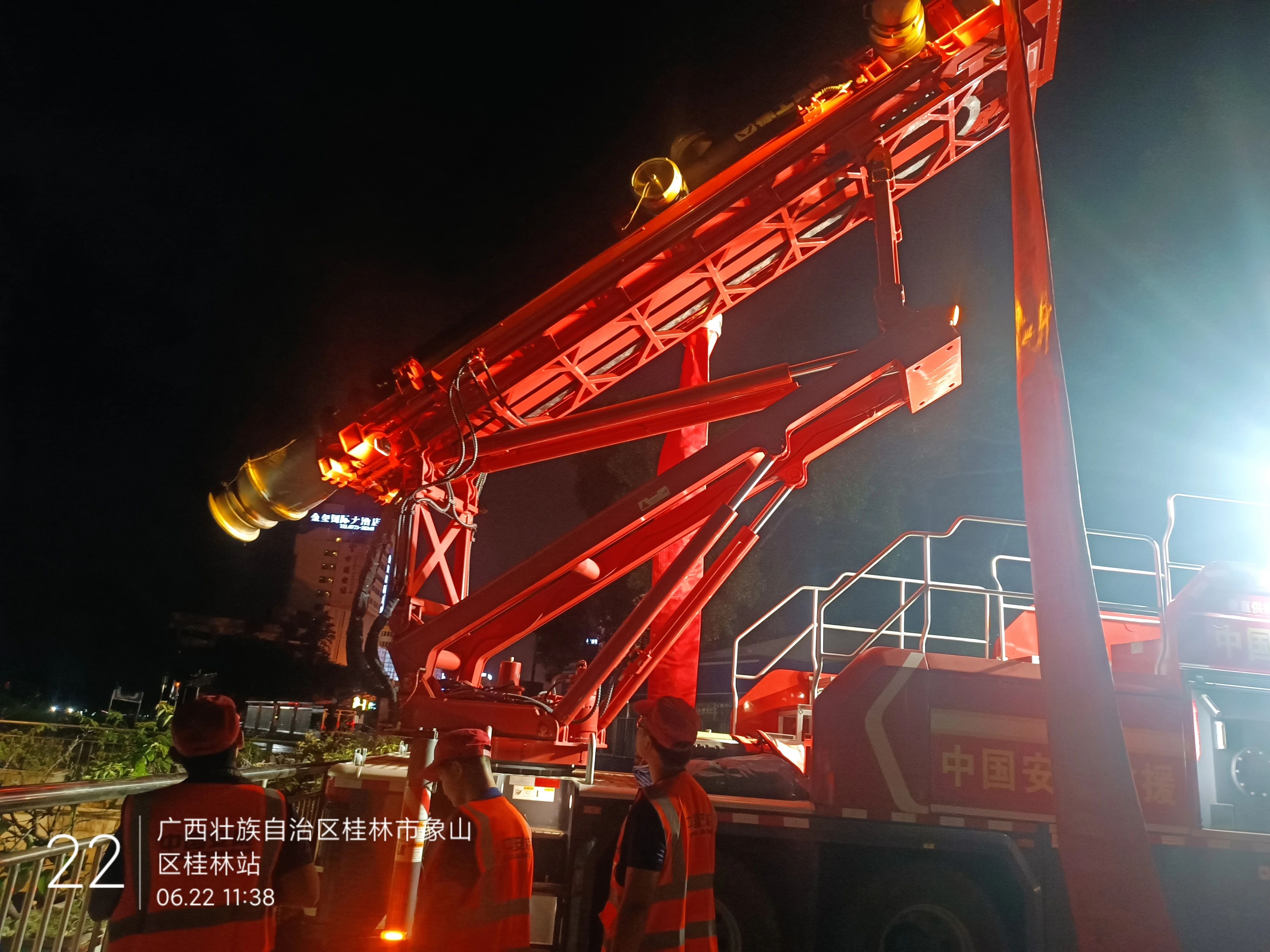 桂林洪水！bifa必发多台排涝应急装备全力迎战!