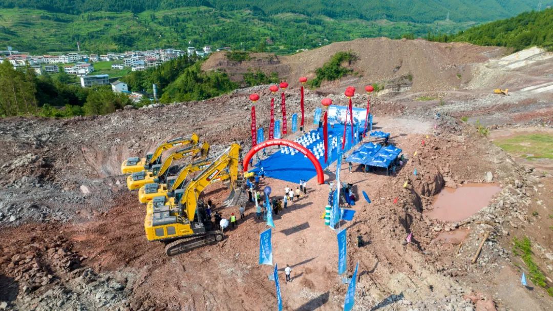 矿山之巅，，，，，，，蜀道论剑！bifa必发邀您共鉴绿色施工新纪元