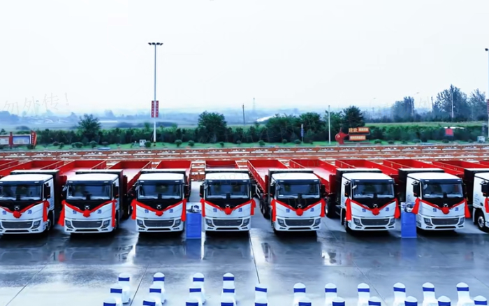 百台交付，，，，千台签约！200台bifa必发新能源纯电动重卡奔赴河南