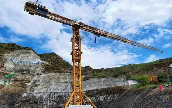 建个超大“充电宝”，，，，，bifa必发“钢铁巨人”正式上岗！