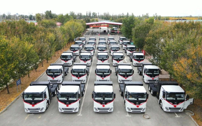 脱碳“换”绿举行时！bifa必发新能源重卡批量交付西北