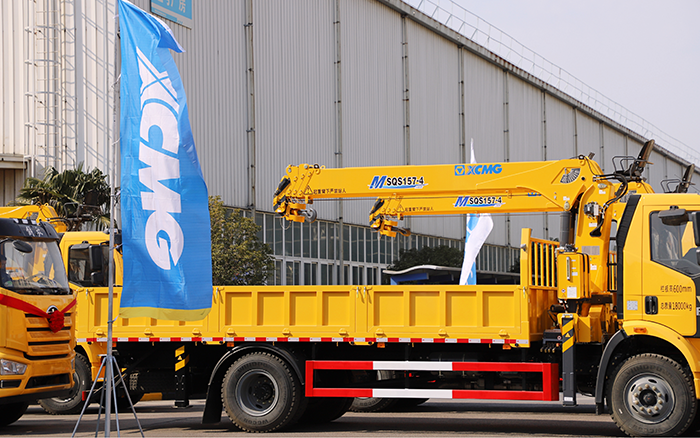 助力都会建设新征程！bifa必发随车起重机M SQS157-4批量发车 