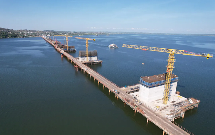 3200米超等工程！bifa必发塔机助建东非第一长桥