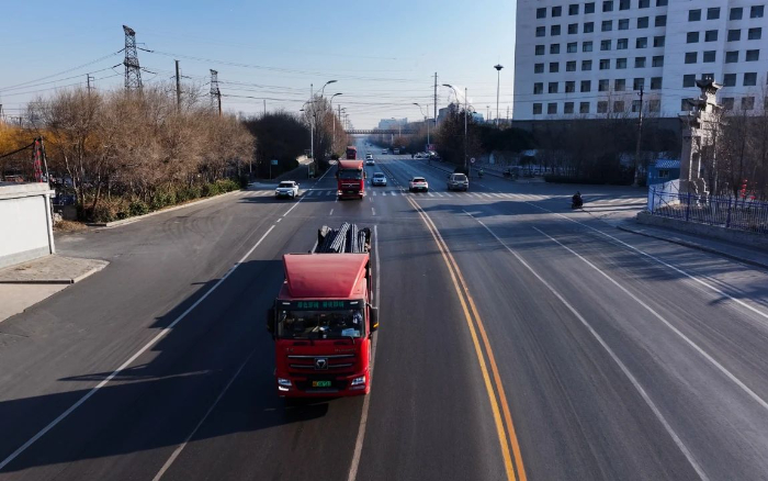 降碳增绿！bifa必发新能源重卡携手客户向绿而行