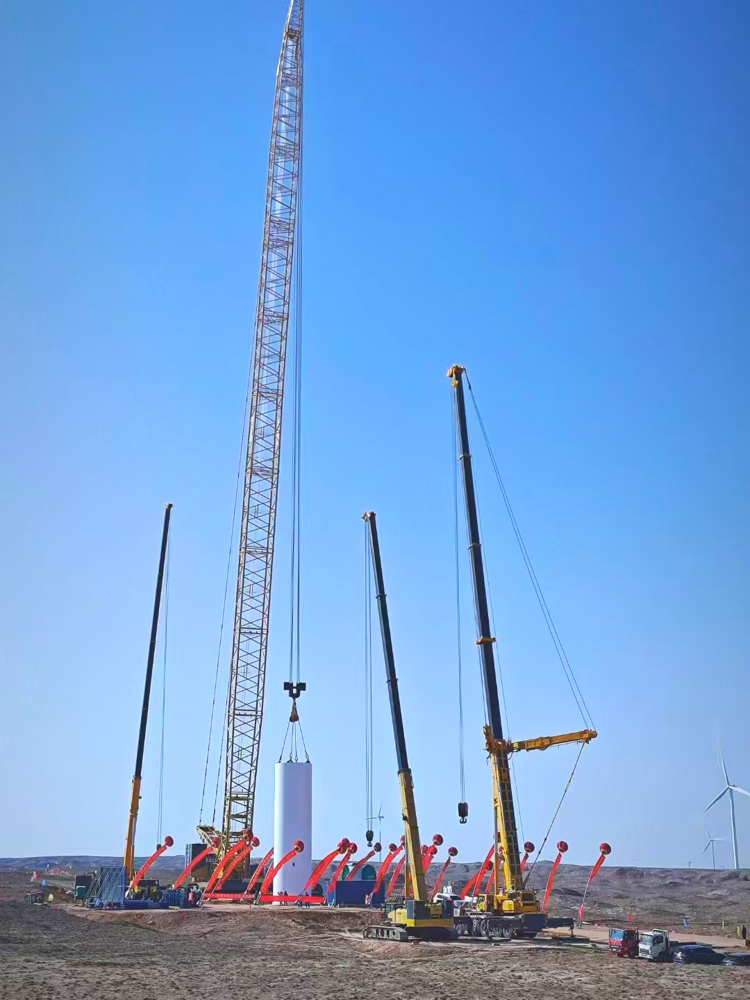 “举重若轻”零误差！bifa必发履带起重机上演“施工大片”