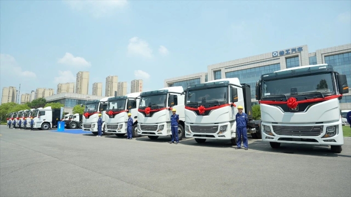 目的地：大西北！100台bifa必发新能源重卡满电启程